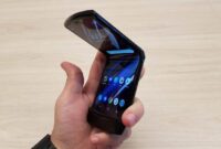 Smartphone docks and hubs